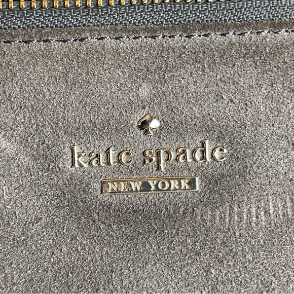Kate Spade Gray Bag With Snake pattern . - Picture 14 of 17